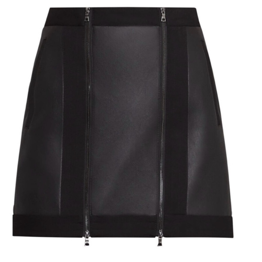BCBMAXAZRIA | Roxy Faux-Leather Detail
Mini Skirt, Size M